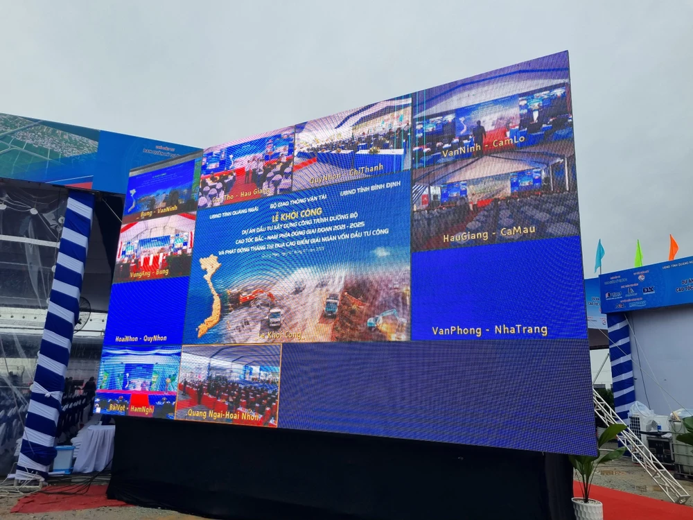 Các điểm cầu đều được kết nối trực tiếp với nhau qua màn ảnh. Ảnh: THANH NHẬT