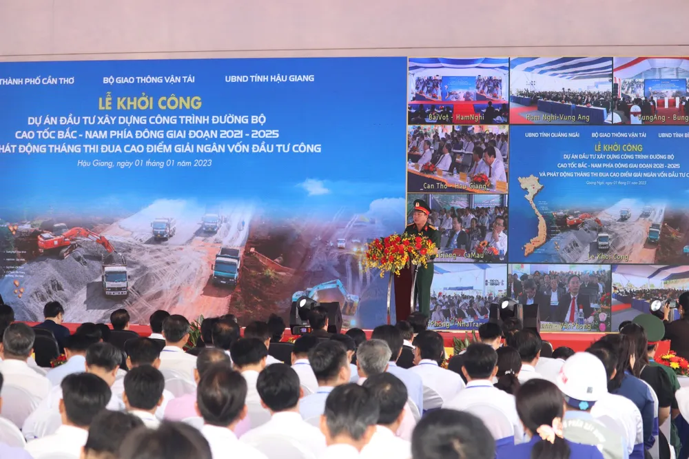 Tổng Giám đốc Tổng Công ty Xây dựng Trường Sơn khẳng định đảm bảo nghiêm tiến độ công trình theo kế hoạch. Ảnh: CHÂU ANH