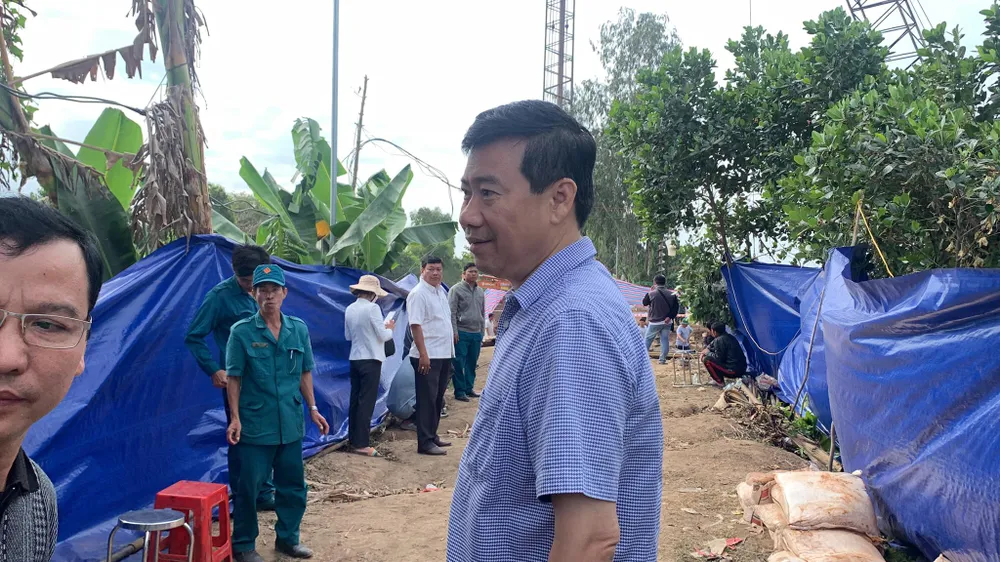 Ông Phạm Thiện Nghĩa đã đến hiện trường để chỉ đạo công tác cứu hộ. Ông Phạm Thiện Nghĩa đã đến hiện trường để chỉ đạo công tác cứu hộ.