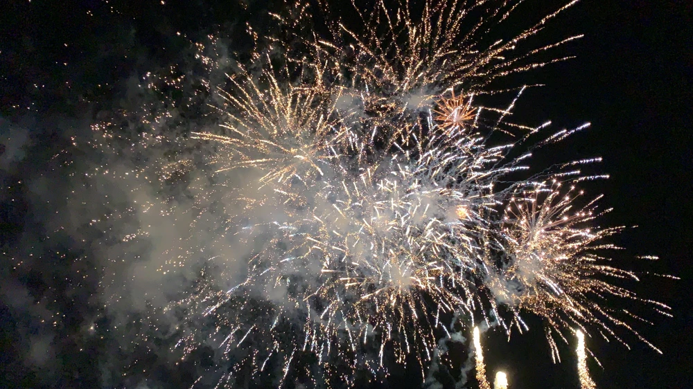 Hình ảnh bắn pháo hoa ở Buôn Ma Thuột. ẢNH: VŨ LONG