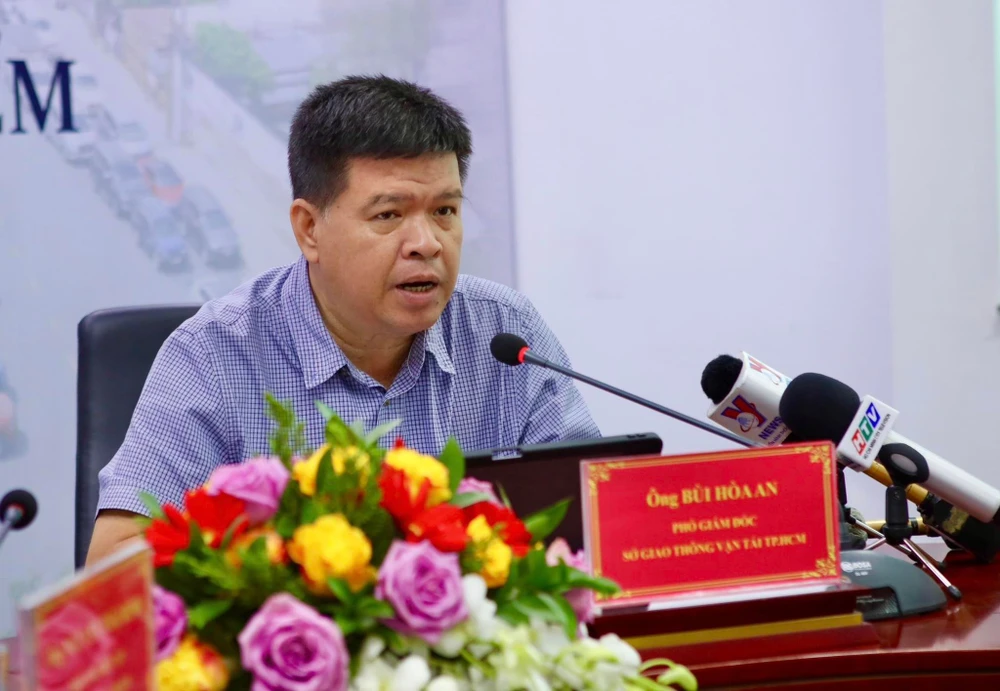 Ông Bùi Hoà An phát biểu tại toạ đàm. Ảnh: NGUYỆT NHI