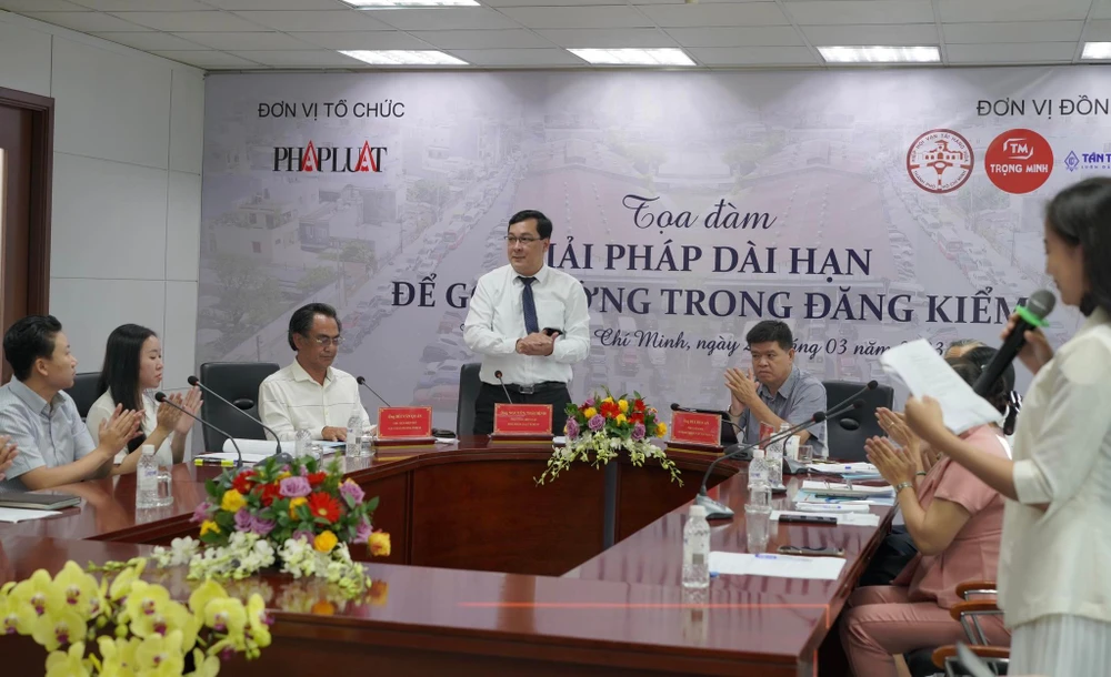 Phó tổng Biên tập Báo Pháp Luật TP.HCM Nguyễn Thái Bình phát biểu khai mạc chương trình