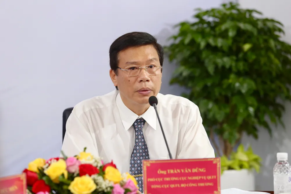 Ông Trần Văn Dũng phát biểu tại toạ đàm Ông Trần Văn Dũng phát biểu tại toạ đàm