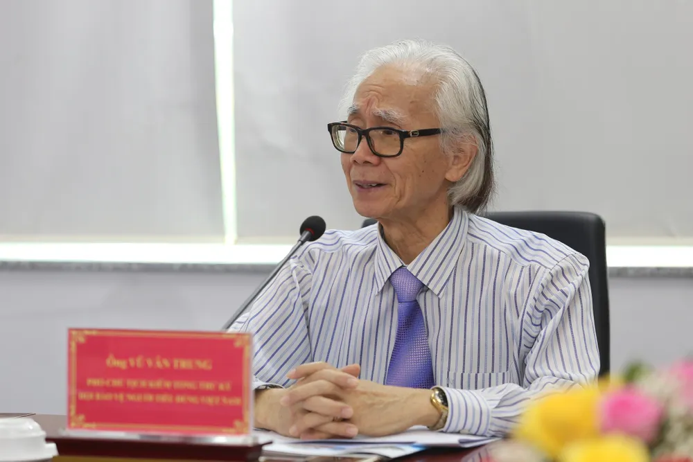 Ông Vũ Văn Trung, Phó Chủ tịch kiêm Tổng thư ký Hội bảo vệ người tiêu dùng Việt Nam Ông Vũ Văn Trung, Phó Chủ tịch kiêm Tổng thư ký Hội bảo vệ người tiêu dùng Việt Nam