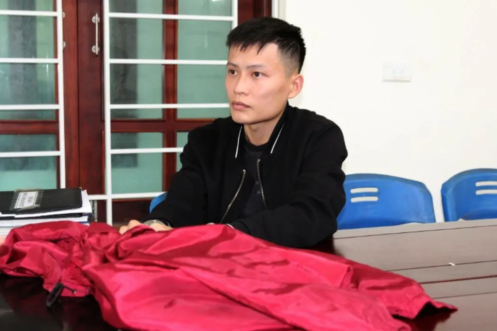 Nguyễn Tuấn Anh bị bắt giữ. bat-ke-cuop-ngan-hang-5239-6033.jpg