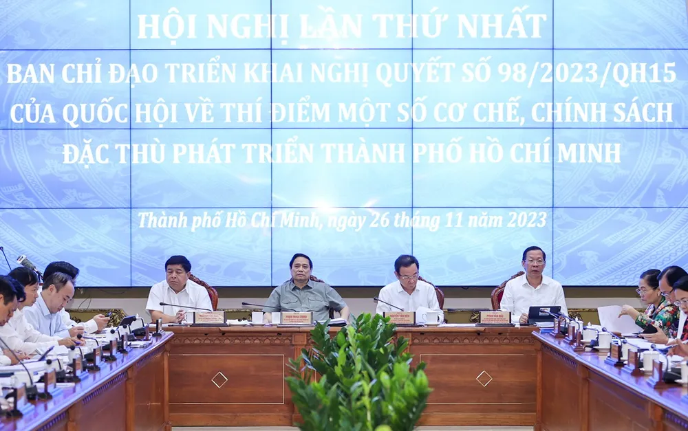 thu-tuong-dang-chu-tri-phien-hop-dau-tien-cua-ban-chi-dao-trien-khai-nghi-quyet-98-tphcm.jpg