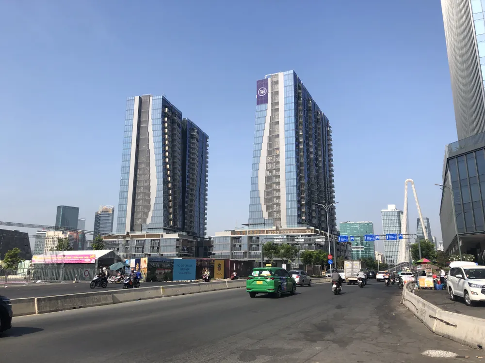 Khu phức hợp Sóng Việt (tại khu đô thị mới Thủ Thiêm, TP Thủ Đức), một trong những dự án được TP.HCM gỡ vướng đã nhanh chóng triển khai xây dựng hoàn thiện. Ảnh: Q.HUY Gỡ vướng nhiều dự án nhà ở