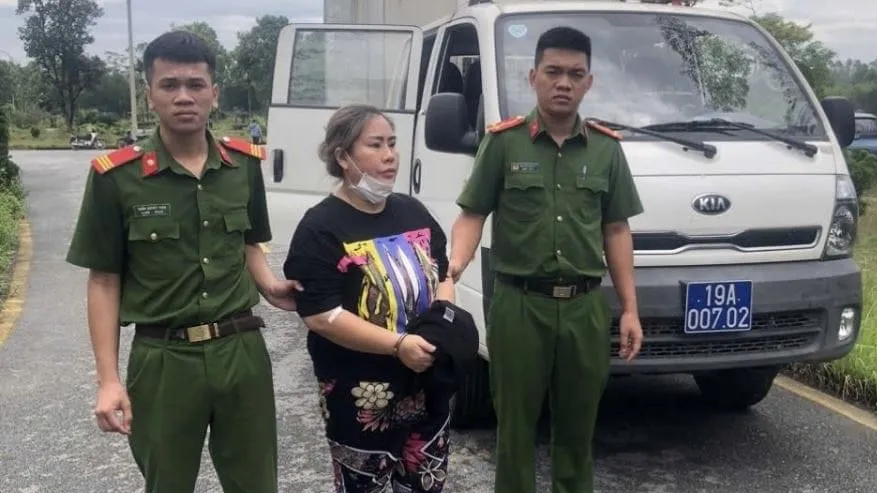 Đoàn Thị Hằng liên tục sinh con để hoãn chấp hành án. Ảnh CA Đoàn Thị Hằng liên tục sinh con để hoãn chấp hành án. Ảnh CA