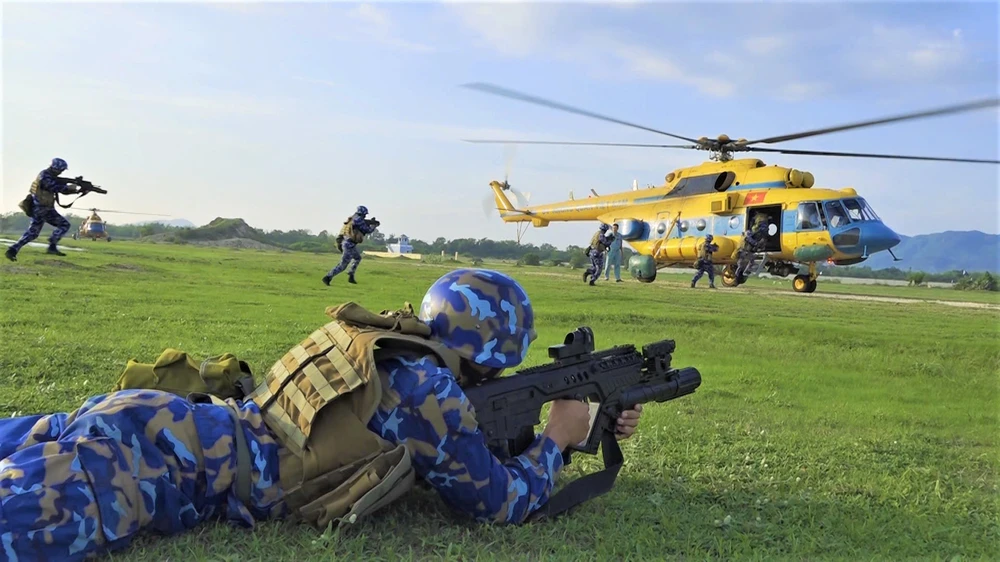 đổ bộ đường không.jpg