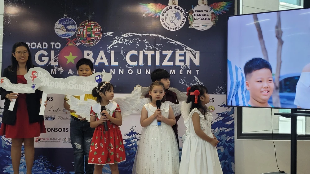 cùng con đi khắp thế gian