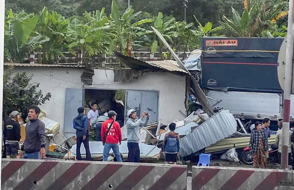 tai nạn liên hoàn