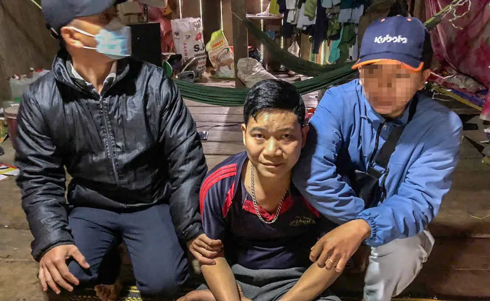 Triệu Văn Hương bị bắt, khởi tố vì tàng trữ súng trong nhà. Ảnh: QN