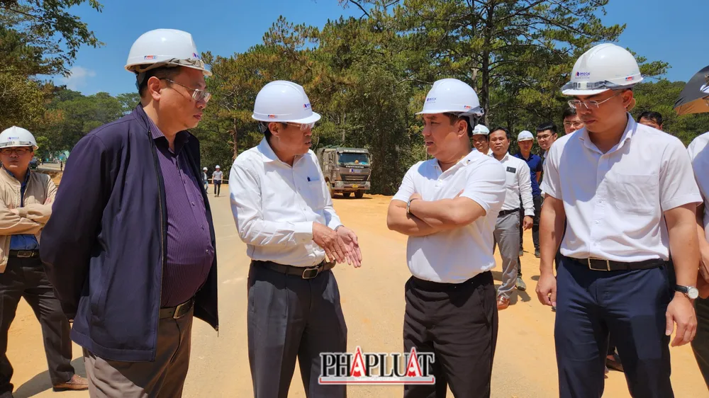 Lãnh đạo tỉnh Lâm Đồng ủng hộ việc nhà thầu ứng dụng công nghệ số trong quản lý thi công. Ảnh: VT nâng cấp đèo prenn