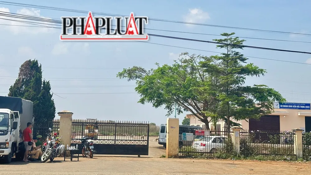 Trung tâm Đăng kiểm ở huyện Đức Trọng bị khám xét