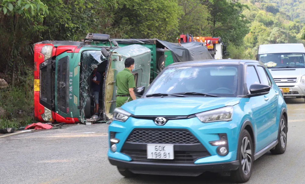 Vụ tai nạn làm nhiều người bị thương. Ảnh: VT Vụ tai nạn làm nhiều người bị thương. Ảnh: VT