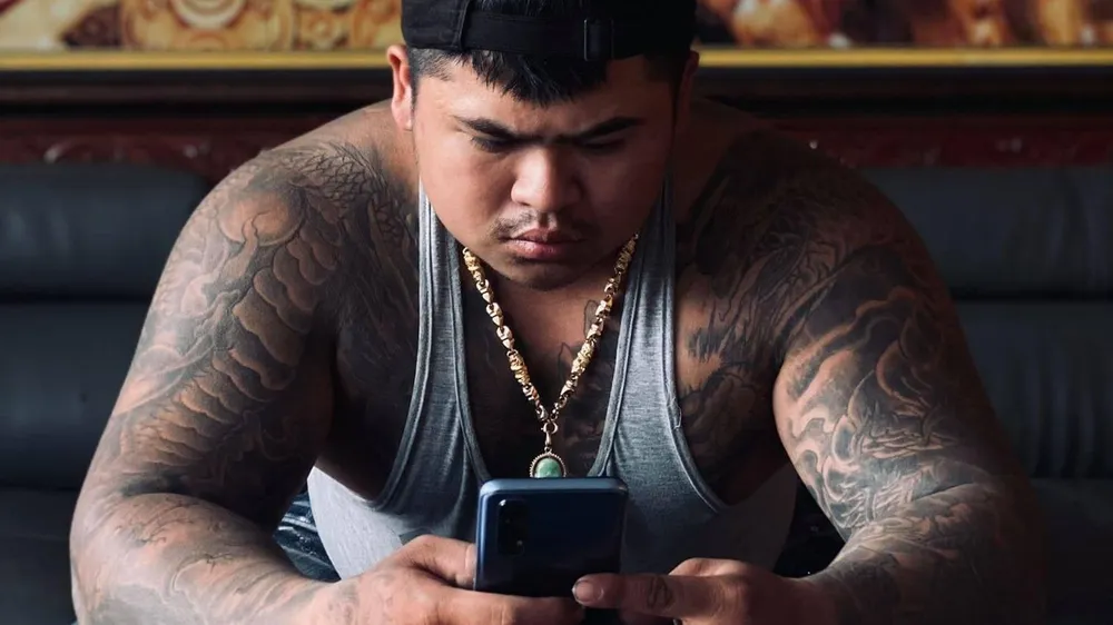 Dù tuổi còn rất nhỏ nhưng &quot;Tèo Chùa&quot; lại muốn làm anh lớn. Ảnh: FB