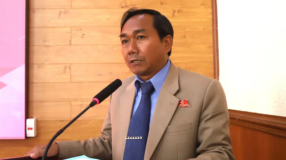 Tân Chủ tịch HĐND huyện Bảo Lâm K’Lình phát biểu nhận nhiệm vụ. Ảnh: VT