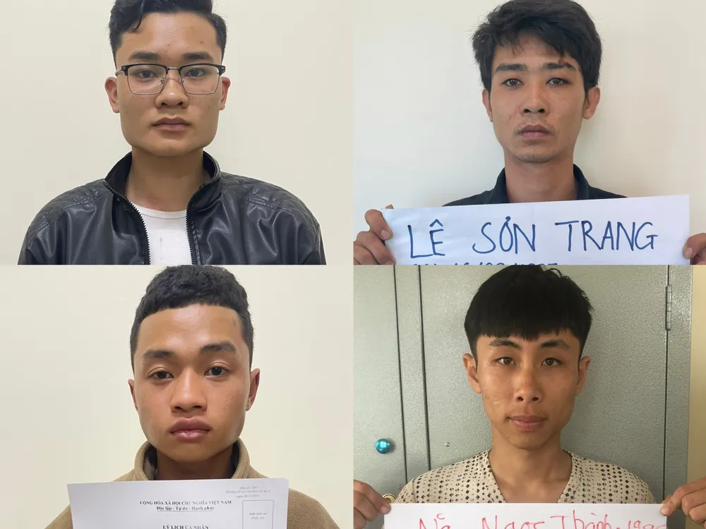 4/6 thanh niên bị tạm giữ. Ảnh: VT 4/6 thanh niên bị tạm giữ. Ảnh: VT