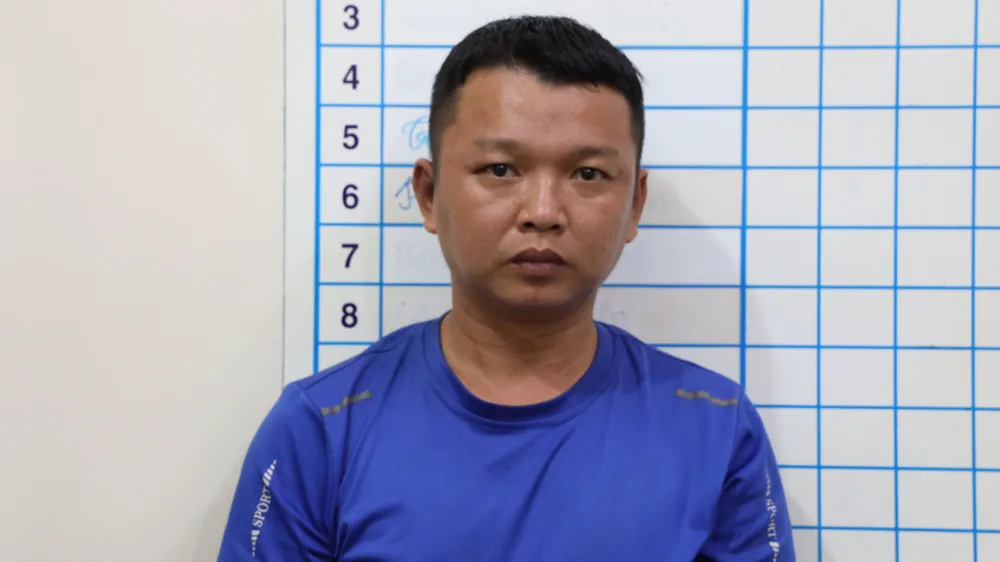 Nguyễn Thành Luân bị bắt giữ. Ảnh: VÕ TÙNG Nguyễn Thành Luân bị bắt giữ. Ảnh: VÕ TÙNG