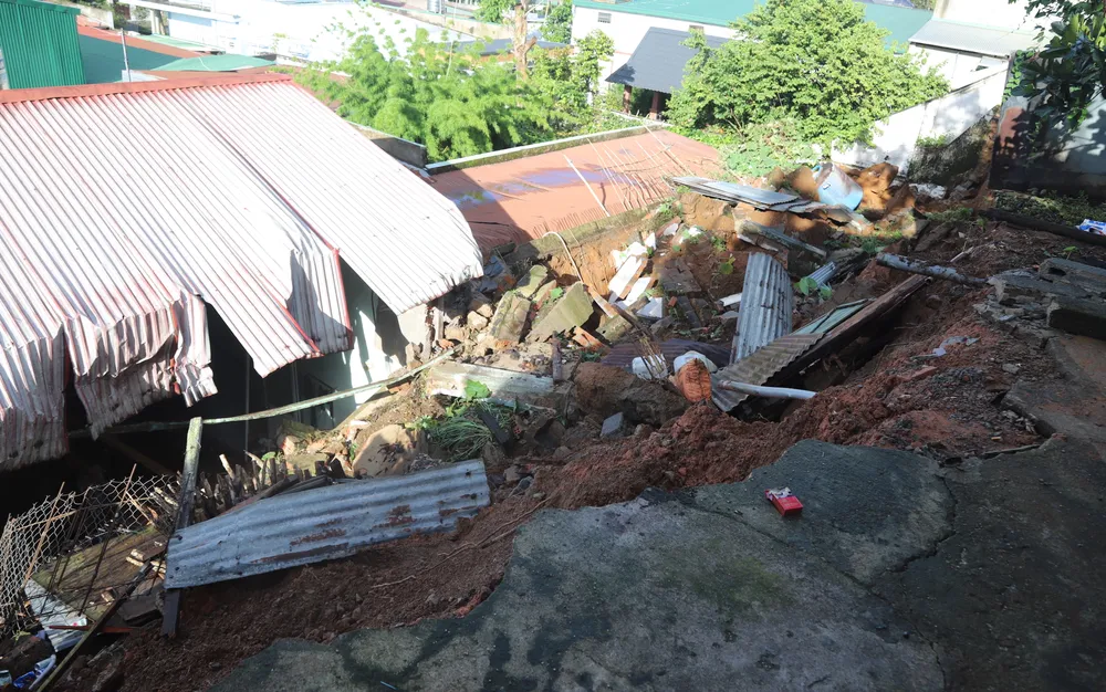 Bờ taluy sập khiến một người tử vong