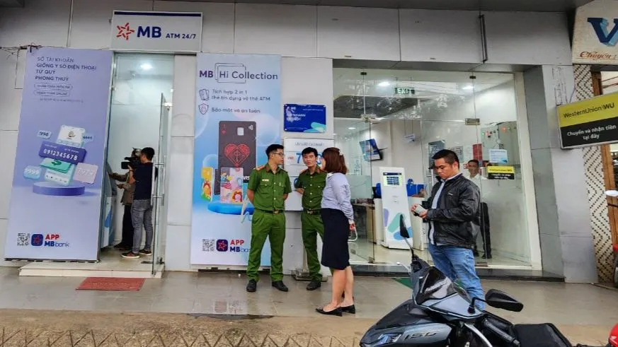 Ngân hàng nơi ông Nhơn được ATM &quot;tặng&quot; tiền. Ảnh: VT