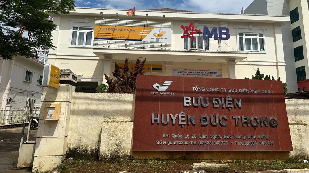 Nguyễn Văn Lộc bị khởi tố vì chiếm đoạt tiền của Bưu điện huyện Đức Trọng. Ảnh: TKTH