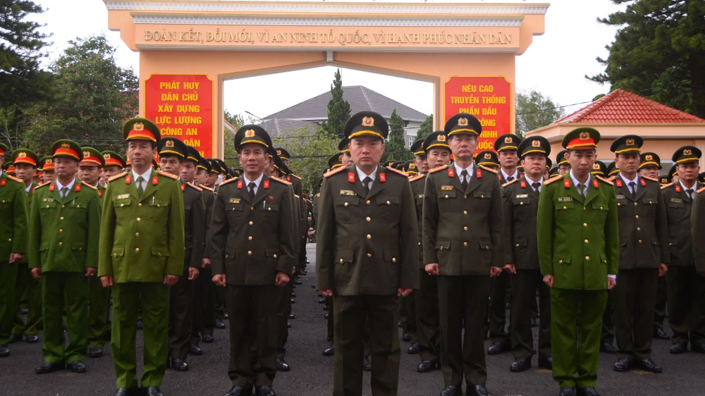 Công an tỉnh Lâm Đồng tổ chức phát động phong trào thi đua đặc biệt học tập tấm gương của 3 cán bộ CSGT Công an tỉnh Lâm Đồng tổ chức phát động phong trào thi đua đặc biệt học tập tấm gương của 3 cán bộ CSGT