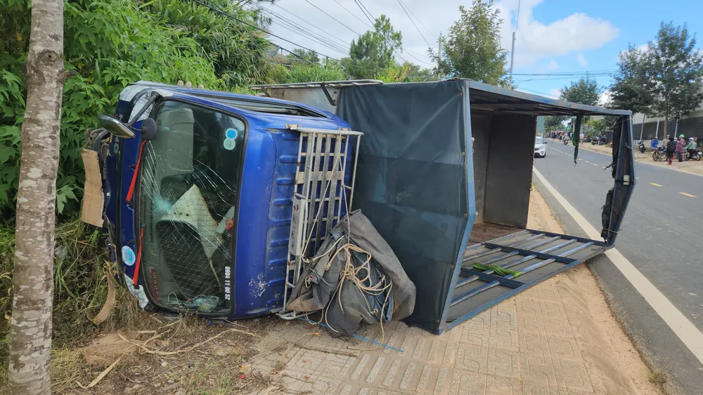 Xe tải BKS 49C– 4145 do Long điều khiển. Ảnh: VT.