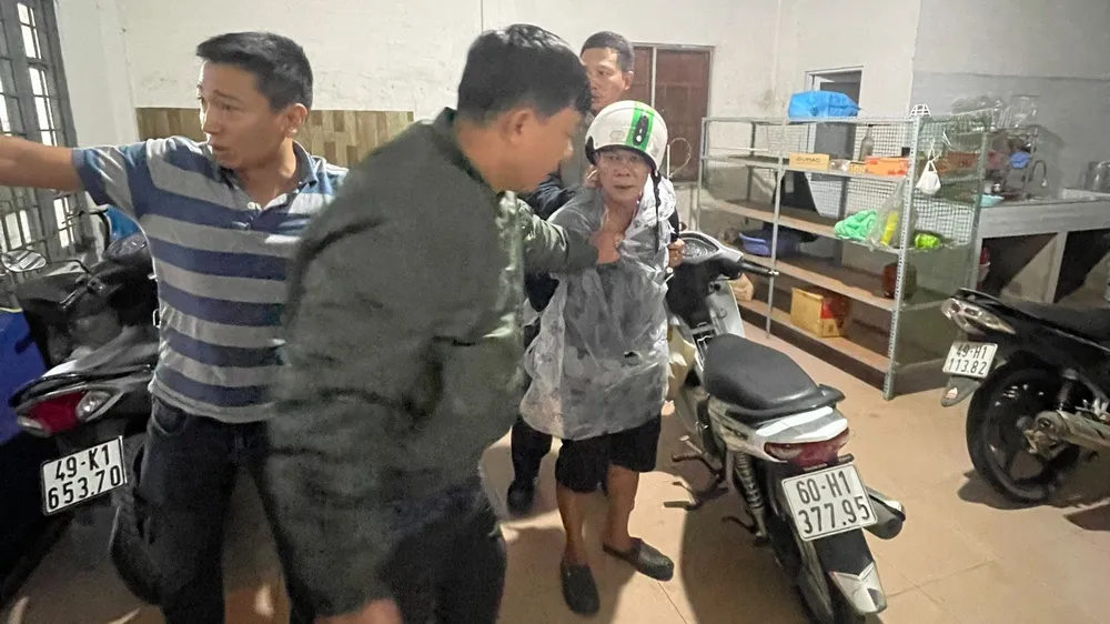 Nghi can cùng tang vật bị bắt giữ. Ảnh: CA