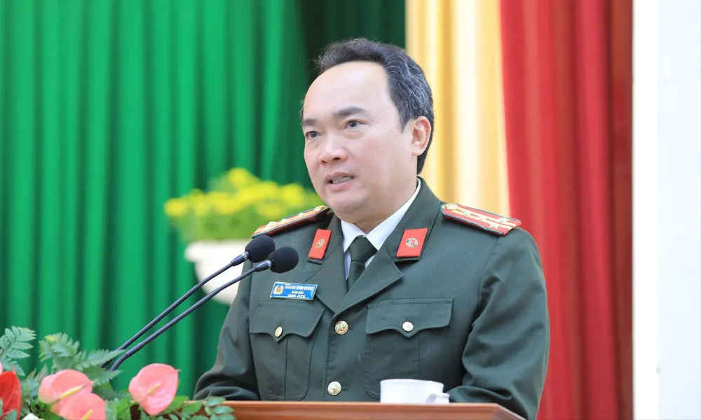 Đại tá Trương Minh Đương phát biểu chỉ đạo tại buổi lễ. IMG_4885.JPG
