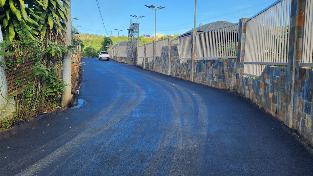 Tạm đình chỉ chủ tịch xã Đam B’ri vì để người dân mở đường không phép