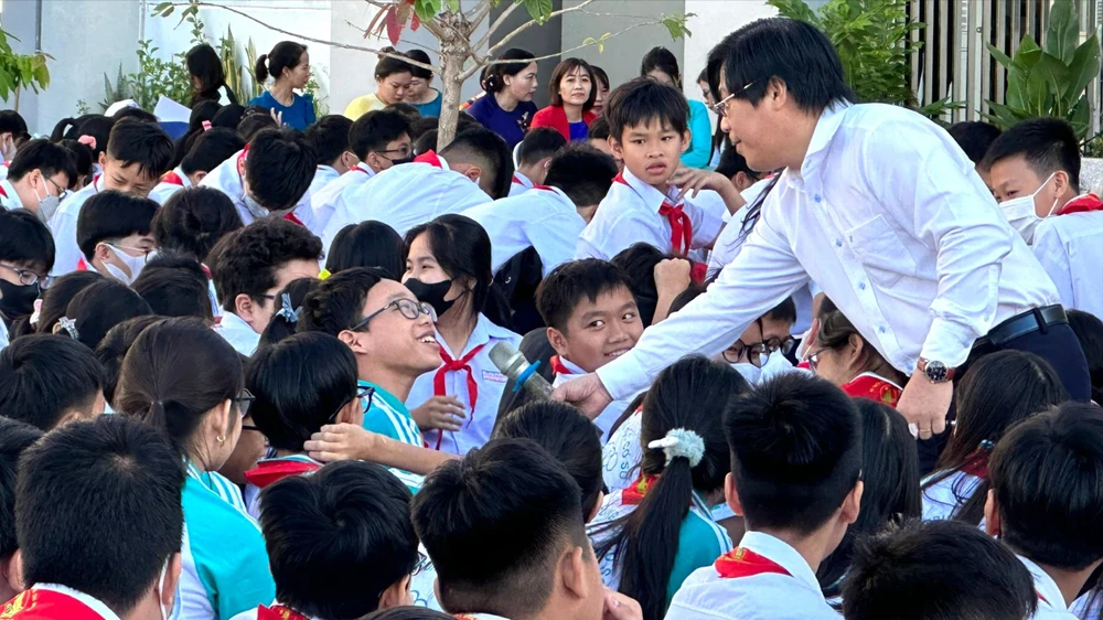 “Dạy” học sinh hiểu luật ngay trong học đường