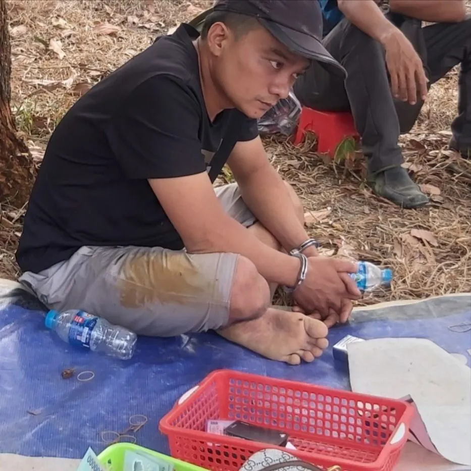 7 người vào rừng gầy sòng xóc đĩa