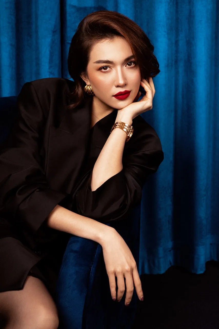 Á HẬU LỆ HẰNG (2) lớn.jpeg