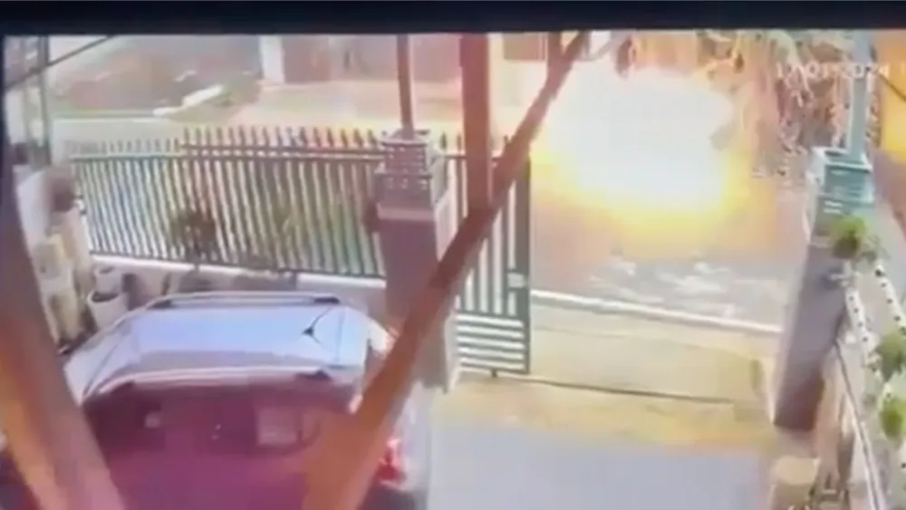 Cô giáo mần non bị tình địch tưới xăng rồi châm đốt