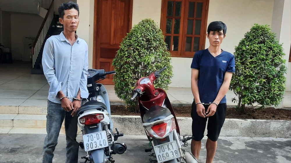 Tóm gọn hai tên trộm xe máy sau nửa giờ gây án