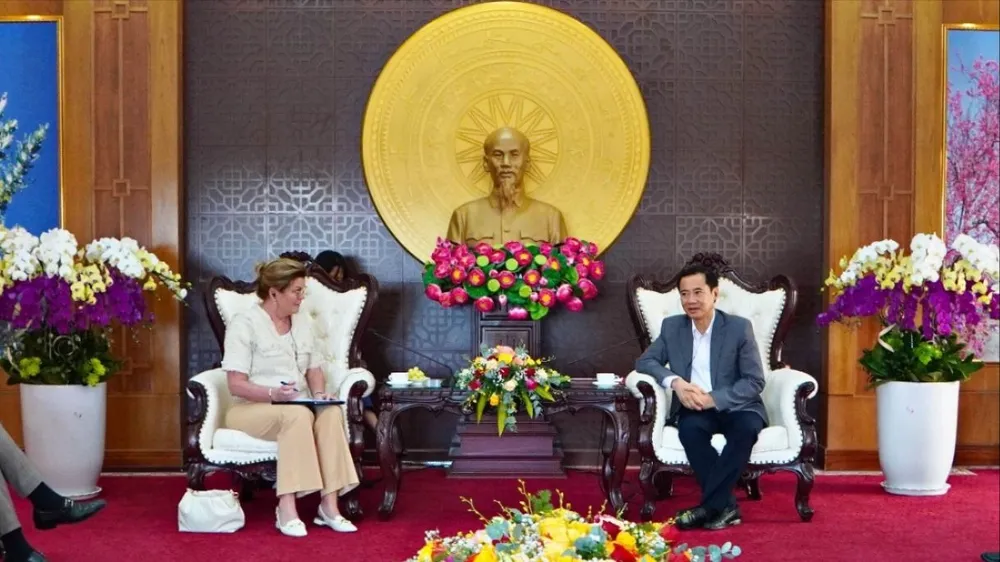 Ông Nguyễn Thái Học tiếp đoàn đại biểu Vương quốc Hà Lan