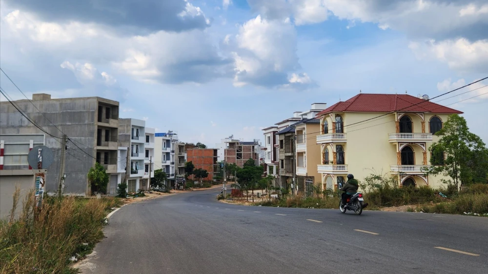 Thanh tra tỉnh Lâm Đồng chỉ ra nhiều sai phạm ở Dự án Khu dân cư kế cận Khu công nghiệp Lộc Sơn. Ảnh: VT Thanh tra chỉ ra nhiều sai phạm tại dự án khu dân cư hơn 273 tỷ đồng ở Bảo Lộc