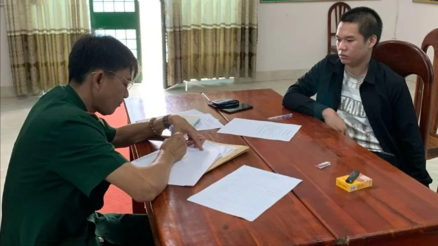 Thanh niên quê Hà Tĩnh trốn truy nã sang Campuchia. Ảnh: VT truy-na-1.jpg