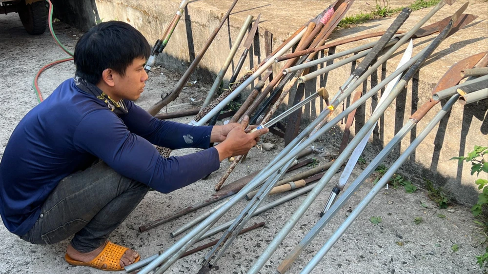 Cắt nhỏ các loại vũ khí, công cụ hỗ trợ vu-khi-4.jpg