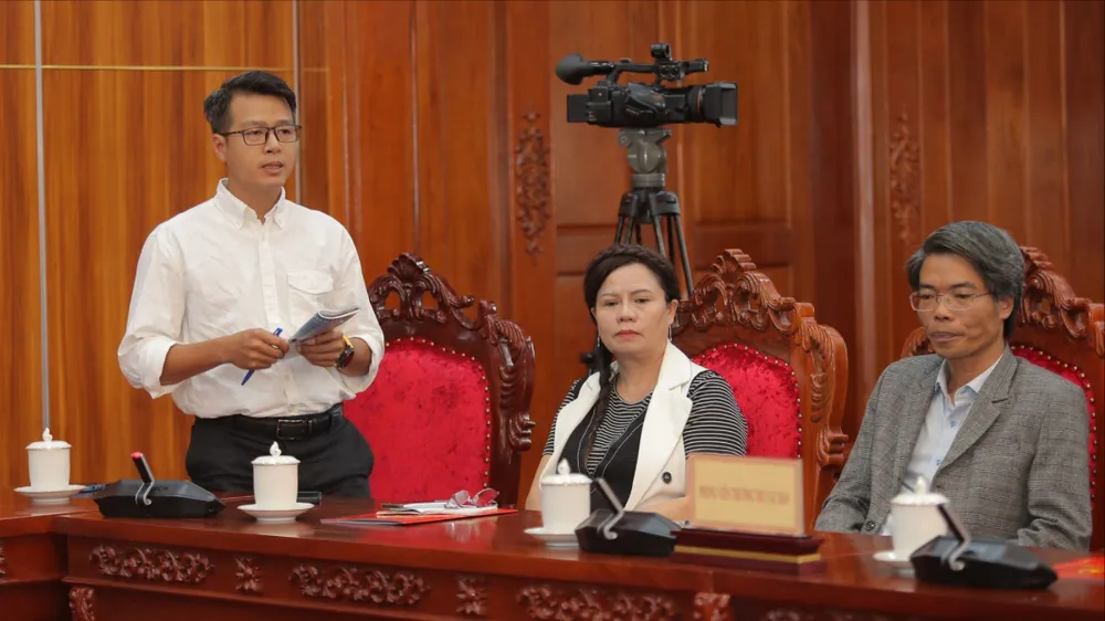 Các phóng viên, nhà báo tại buổi gặp mặt. Ảnh: VT mai-vinh-2.jpg