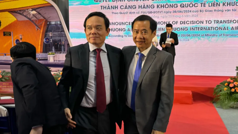Phó Thủ tướng Trần Lưu Quang và Quyền Bí thư Tỉnh ủy Nguyễn Thái Học dự lễ công bố. Ảnh: VT IMG_6119.jpeg