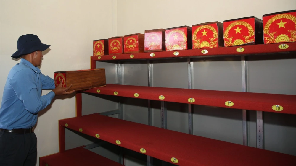 172 hài cốt liệt sĩ quân tình nguyện Việt Nam hy sinh tại Campuchia được quy tập về nước. Ảnh: VT Đón 172 hài cốt liệt sĩ từ Campuchia về nước