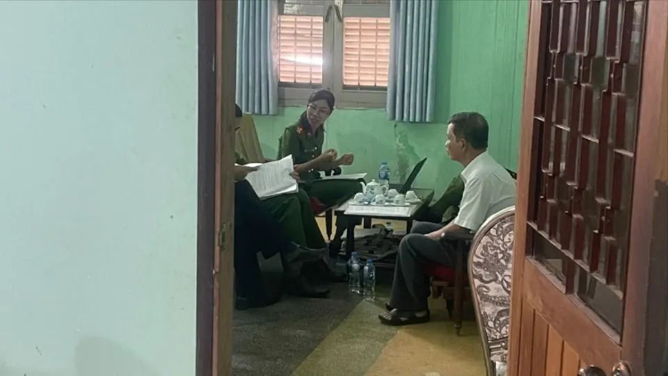 Công an khám xét nơi làm việc của Giám đốc Công ty CP Tằm Sắn Bảo Lộc. Bắt giám đốc Công ty CP Tằm Sắn Bảo Lộc