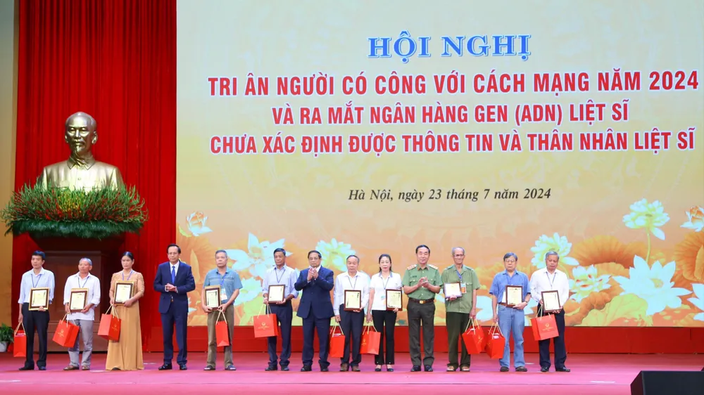 Gia đình bà Vinh là 1 trong 4 gia đình tìm được thân nhân là liệt sĩ từ Ngân hàng Gen. Ảnh: VL Nhờ ngân hàng Gen, 1 gia đình ở TP Bảo Lộc tìm được liệt sĩ sau 49 năm