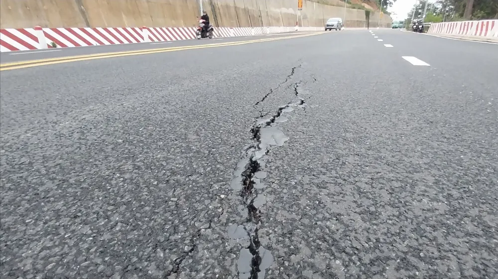 Từ vết nứt dài 24 mét, tỉnh Lâm Đồng sẽ quan trắc liên tục đèo Prenn