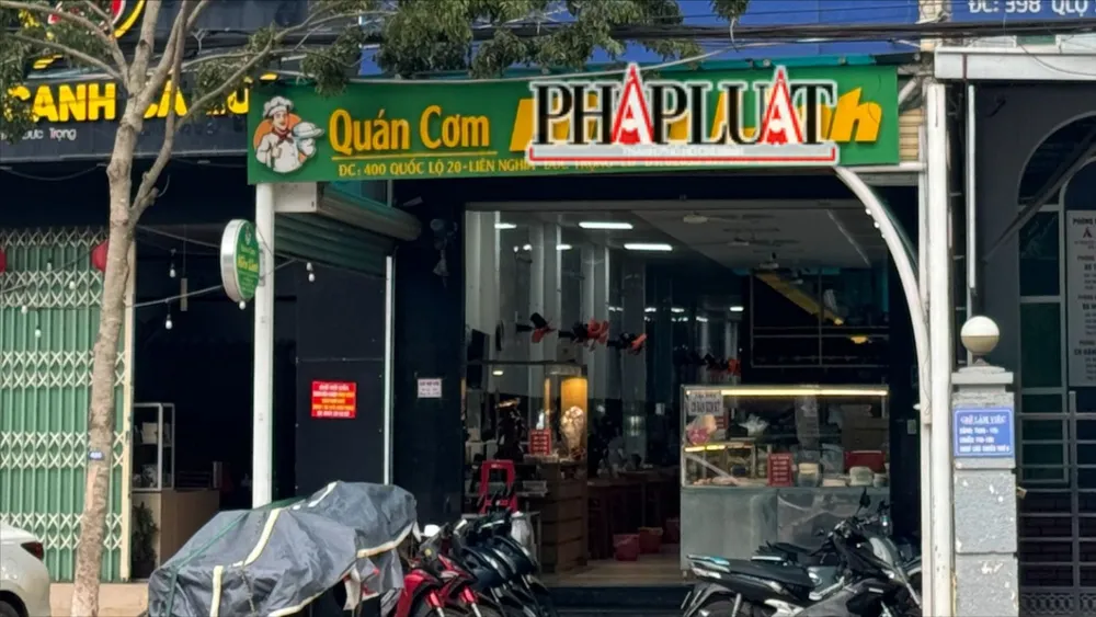 Diễn viên Nam Thư tố quán cơm HL để lộ hình ảnh của cô và bạn trong quán ăn. Ảnh: VT hien-linh.jpg