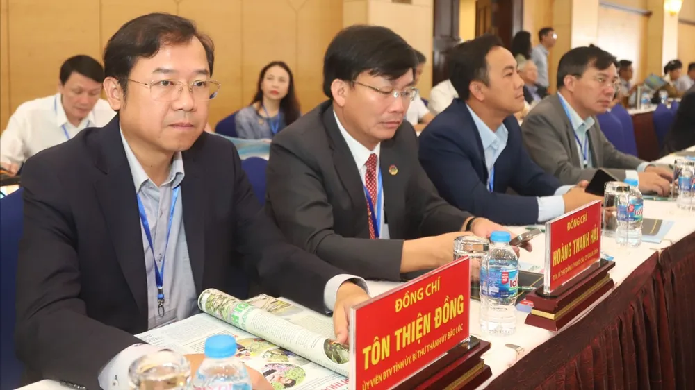 Đại biểu tham dự hội thảo chuyen-doi-xanh-d.jpeg