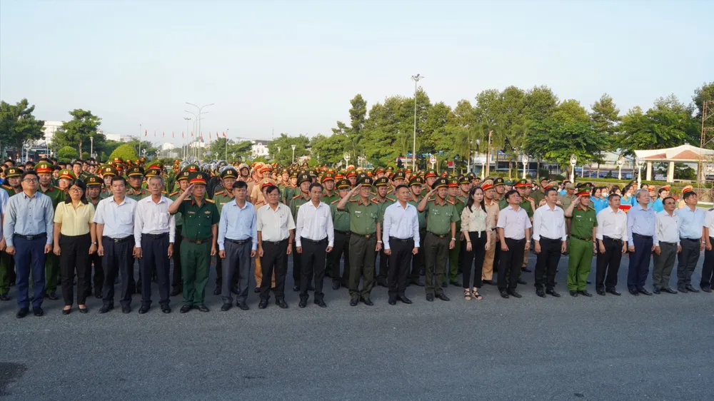 Đại biểu tham dự lễ ra quân. Ảnh: VT tinh-tay-ninh-3.JPG
