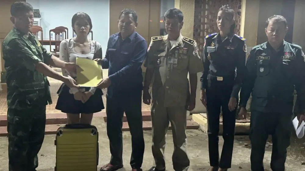 Đới Thị Yến Linh bị bắt giữ để điều tra hành vi mua bán người. Ảnh: BĐBP Chặt đứt đường dây mua bán người xuyên biên giới